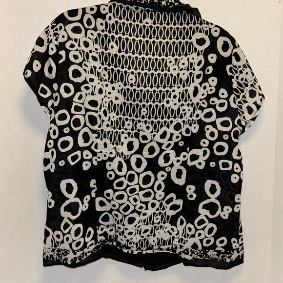 SAO PAULO BRAND BLACK AND WHITE COTTON BUTTON DOWN BLOUSE CAP SLEEVES 8 BUTTONS - Picture 7 of 10